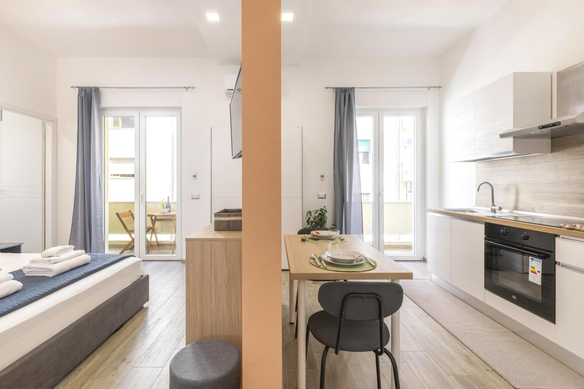 Quarzo. Modern Rooms Cagliari Bagian luar foto